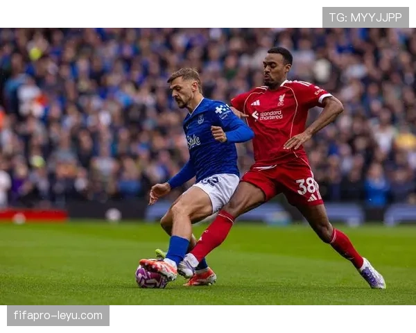 英超黄牌榜竞争激烈,谁将加冕“黄牌之王”引关注 英超黄牌榜竞争激烈,谁将加冕“黄牌之王”引关注