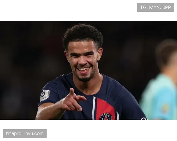 扎伊尔-埃梅里中场风格解析：技术细腻推进稳健，防守覆盖持续提升