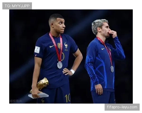 姆巴佩与格列兹曼:法国进攻双核的角色差异与战术功能对比