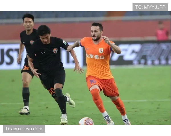 山东泰山中场缺少关键连接点，赛季推进中球队组织稳定性面临考验